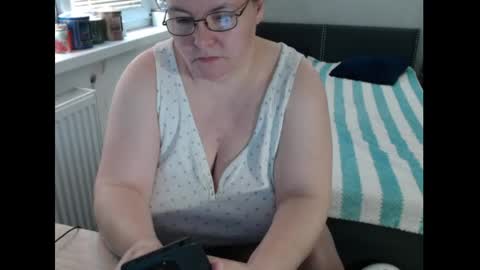 Sweetboobs85h online show from 03/23/26, 09:46