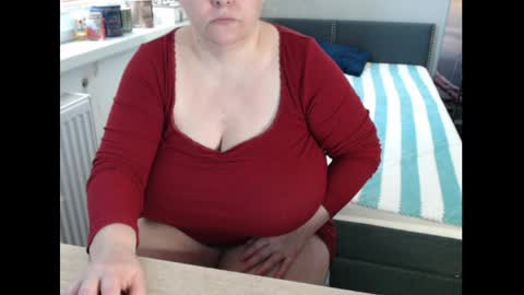 Sweetboobs85h online show from 03/26/26, 09:15