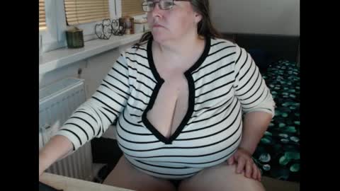 Sweetboobs85h online show from 05/31/26, 07:37