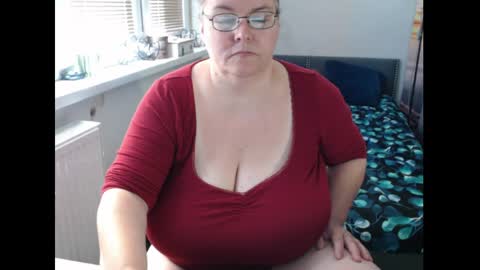 Sweetboobs85h online show from 06/08/26, 08:58