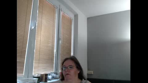 Sweetboobs85h online show from 06/12/26, 06:01