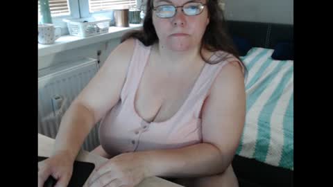 Sweetboobs85h online show from 07/07/26, 09:24