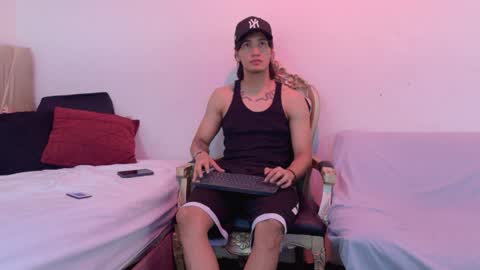 Snapshot of sweetbutspicy_ chatting on 06/09/26, 12:17 sweetbutspicy online show from 06/09/26, 12:17