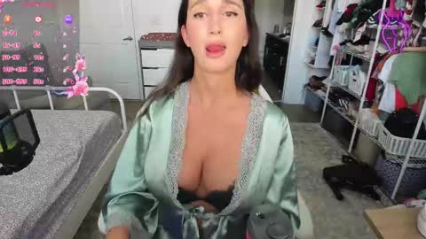 Snapshot of sweetbuttocks chatting on 02/03/26, 09:09 Anna online show from 02/03/26, 09:09