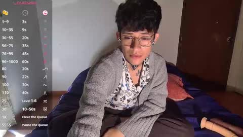 Snapshot of sweetc4meron chatting on 10/31/25, 08:37 Cameron Alejandro online show from 10/31/25, 08:37