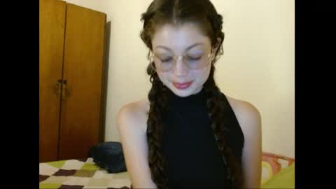 Snapshot of sweetcalm_ chatting on 04/25/26, 03:20 sweetcalm_ online show from 04/25/26, 03:20
