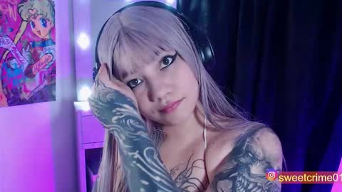 Snapshot of sweetcrime chatting on 10/11/25, 04:33       Independent model online show from 10/11/25, 04:33