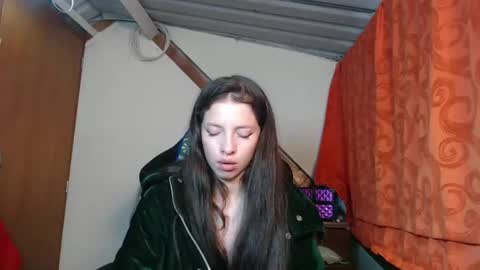 sweetdam12 online show from 12/31/24, 10:45