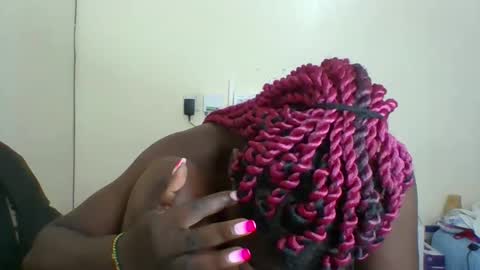 Snapshot of sweetdarkskin chatting on 02/20/25, 09:53 CLARIS online show from 02/20/25, 09:53