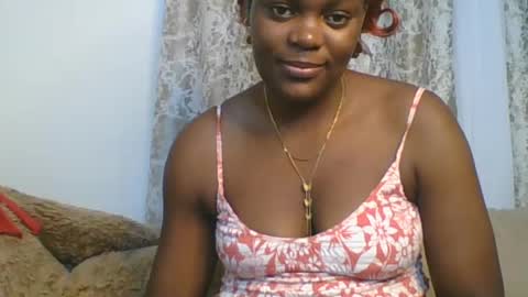 Snapshot of sweetdarkskin chatting on 06/19/26, 10:35 CLARIS online show from 06/19/26, 10:35