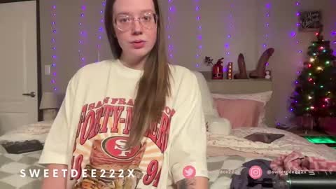 Snapshot of sweetdee222x chatting on 12/13/24, 07:47 Delilah Samson online show from 12/13/24, 07:47