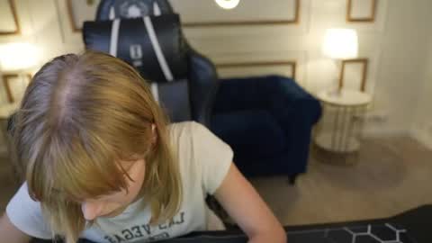 Amelia online show from 07/29/26, 06:17