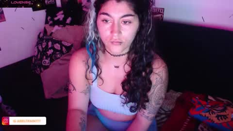 Abril online show from 11/28/25, 06:21