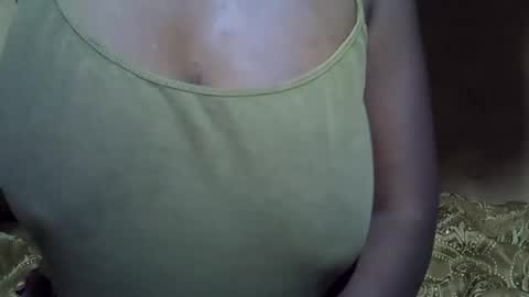 Snapshot of sweetdivah2 chatting on 02/01/26, 07:23 divinah online show from 02/01/26, 07:23