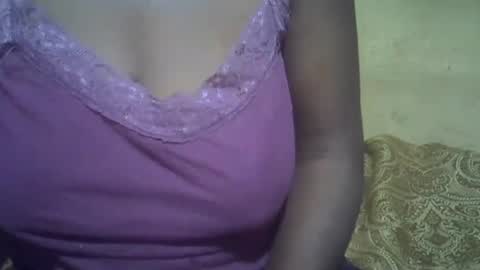Snapshot of sweetdivah2 chatting on 07/29/26, 04:16 divinah online show from 07/29/26, 04:16