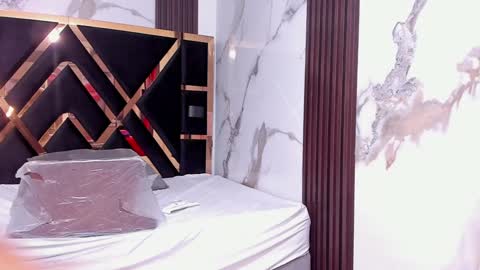 Jimena online show from 12/12/24, 05:26