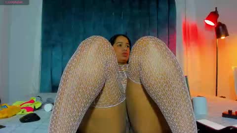 Mia online show from 11/12/25, 11:43