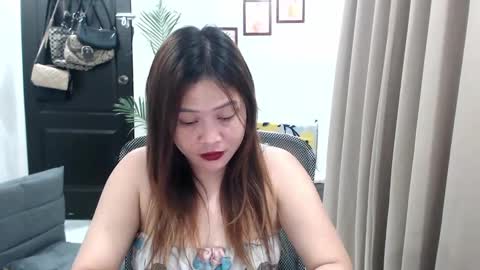Snapshot of sweetestsmile_ chatting on 01/18/25, 12:46 Khaye online show from 01/18/25, 12:46