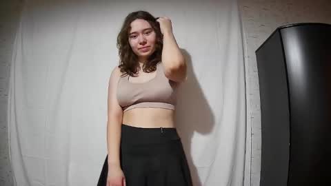 Snapshot of sweetfaina chatting on 12/23/25, 03:04 sweetfaina online show from 12/23/25, 03:04