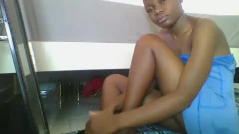 Snapshot of sweetgal2025 chatting on 12/17/25, 07:25 EUNICE online show from 12/17/25, 07:25