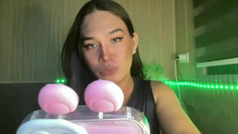 Snapshot of sweetgirl_rhainexxx chatting on 05/15/26, 01:18 sweetgirl_rhainexxx online show from 05/15/26, 01:18