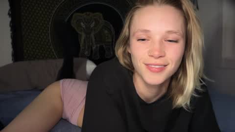 Snapshot of sweetgracee chatting on 01/18/25, 03:31 sweetgracee online show from 01/18/25, 03:31