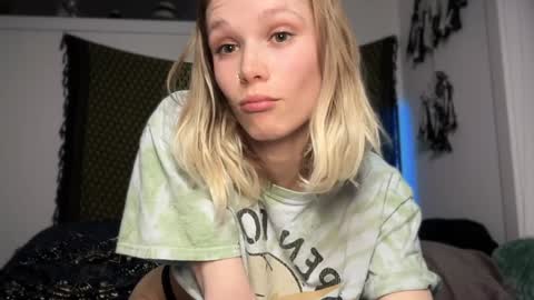 Snapshot of sweetgracee chatting on 02/06/25, 03:06 sweetgracee online show from 02/06/25, 03:06