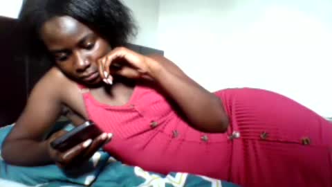 Snapshot of sweetgurl05 chatting on 06/17/26, 01:56 sweetgurl05 online show from 06/17/26, 01:56