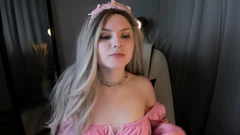 Kira online show from 12/08/24, 03:13