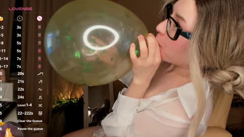 Kira online show from 01/26/25, 09:18