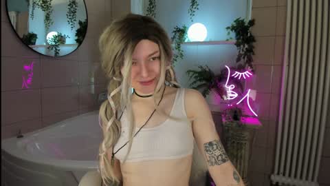 Kira online show from 01/30/25, 09:25