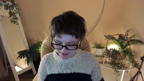 Kira online show from 02/21/25, 10:48