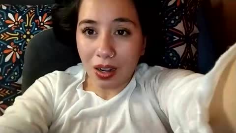 Snapshot of sweetie__annie chatting on 01/13/26, 05:13 Ana Mara i cant Make noise My family is here online show from 01/13/26, 05:13