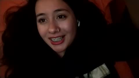 Snapshot of sweetie__annie chatting on 02/26/26, 04:33 Ana Mara i cant Make noise My family is here online show from 02/26/26, 04:33