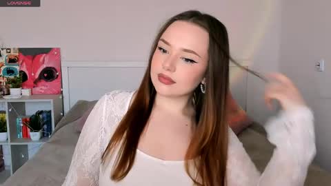 Snapshot of sweetie_candy_ chatting on 05/17/26, 02:13 Hannah online show from 05/17/26, 02:13