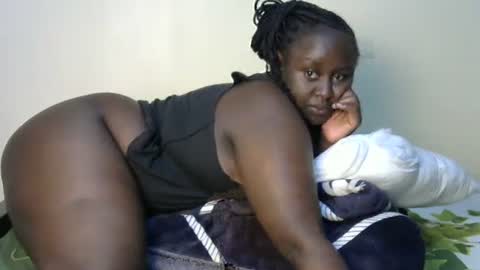 Snapshot of sweetie_lola chatting on 03/12/25, 08:30 Lola online show from 03/12/25, 08:30