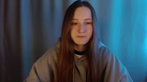 Snapshot of sweetie_lover chatting on 03/01/26, 09:28 Annie online show from 03/01/26, 09:28