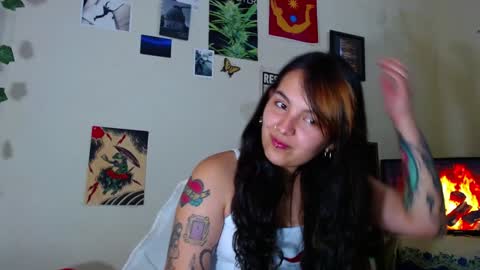 Snapshot of sweetie_maryy chatting on 02/01/25, 03:41 Maria  my insta sweetie maryy   online show from 02/01/25, 03:41