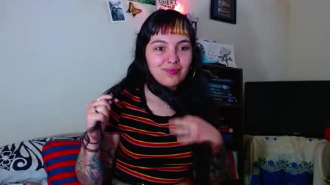 Snapshot of sweetie_maryy chatting on 02/25/25, 05:47 Maria  my insta sweetie maryy   online show from 02/25/25, 05:47