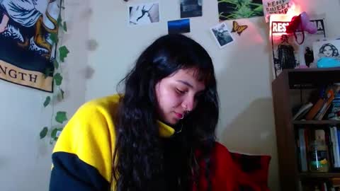 Snapshot of sweetie_maryy chatting on 02/28/25, 05:15 Maria  my insta sweetie maryy   online show from 02/28/25, 05:15