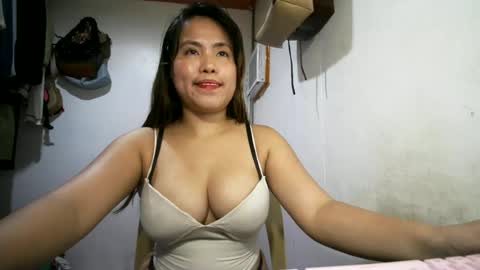 Snapshot of sweetie_trishiaxx chatting on 06/24/26, 08:13 Your GoodGirlSweet trish online show from 06/24/26, 08:13
