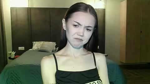 sweetieee_kira online show from 09/10/25, 01:27