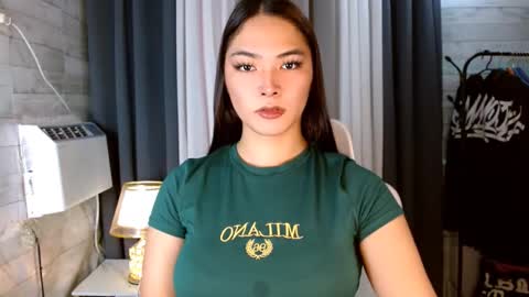 Snapshot of sweetiefox1 chatting on 11/07/25, 03:06 sweetiefox1 online show from 11/07/25, 03:06