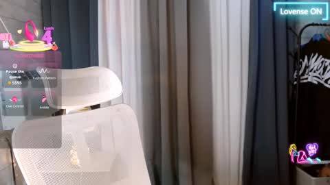 Snapshot of sweetiefox1 chatting on 03/13/26, 02:18 sweetiefox1 online show from 03/13/26, 02:18