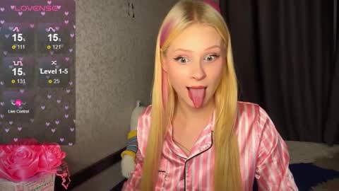 Snapshot of sweetielis chatting on 12/06/24, 01:11 sweetie Lisa3 online show from 12/06/24, 01:11