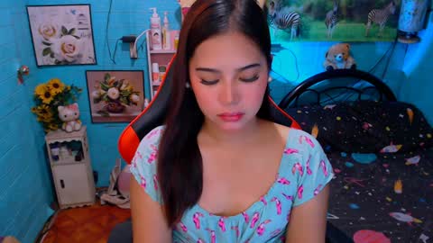 Snapshot of sweetienicole chatting on 01/23/25, 06:14 Nicole online show from 01/23/25, 06:14