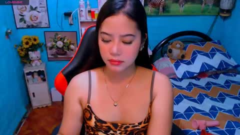 Snapshot of sweetienicole chatting on 03/07/25, 06:00 Nicole online show from 03/07/25, 06:00