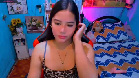 Snapshot of sweetienicole chatting on 03/12/25, 08:52 Nicole online show from 03/12/25, 08:52