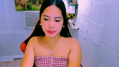 Snapshot of sweetienicole chatting on 10/17/25, 11:29 Nicole online show from 10/17/25, 11:29
