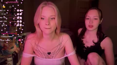 Snapshot of sweetieseva chatting on 09/19/25, 06:30 Eva and Lisa online show from 09/19/25, 06:30